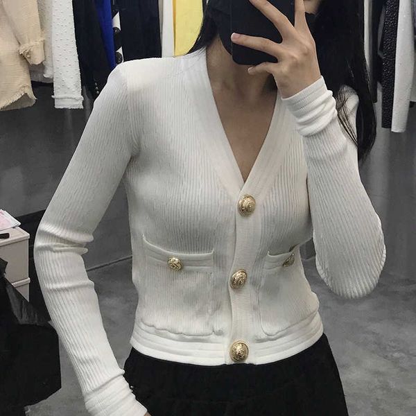 est designer sweater women's v-neck lion buttons knitted cardigan 210526, White
est designer sweater women's v-neck lion buttons knitted cardigan 210526, White