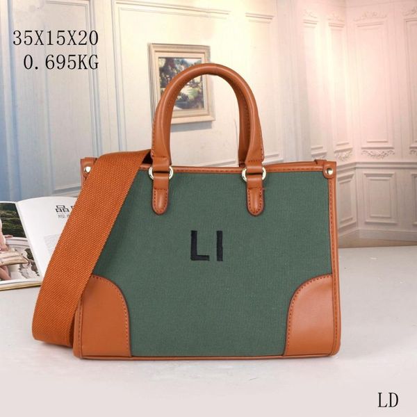 new fashion canvas letter decoration one-shoulder messenger handbag 
new fashion canvas letter decoration one-shoulder messenger handbag