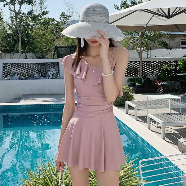 large new 2020 korean women size slim women's flat angle conservative one piece spring swimsuit, White;black
large new 2020 korean women size slim women's flat angle conservative one piece spring swimsuit, White;black
