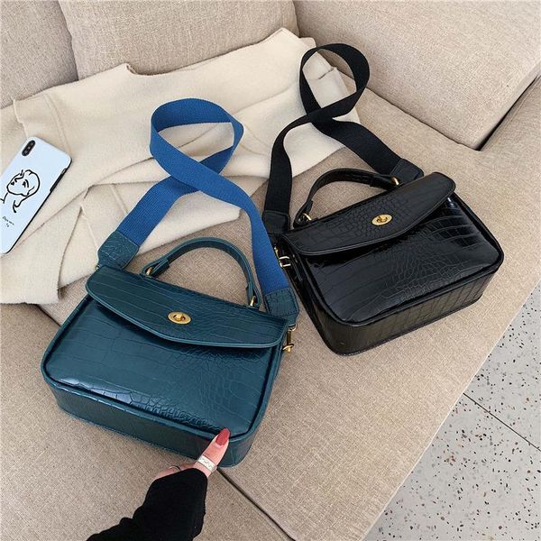 cross body vintage alligator women handbags designer wide strap shouder bags luxury pu leather crossbody bag ladies small flap purses 2021
cross body vintage alligator women handbags designer wide strap shouder bags luxury pu leather crossbody bag ladies small flap purses 2021
