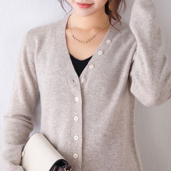 2021 women jackets 100% merino wool knitting cardigans spring fashion sweaters v-neck long sleeve jumpers with button cloth qejt, White;black
2021 women jackets 100% merino wool knitting cardigans spring fashion sweaters v-neck long sleeve jumpers with button cloth qejt, White;black