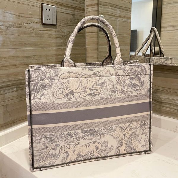 2021 luxury women handbags designer shopping bags large capacity totes print and embroidered letters bucket purses multiple styles d21061601
2021 luxury women handbags designer shopping bags large capacity totes print and embroidered letters bucket purses multiple styles d21061601