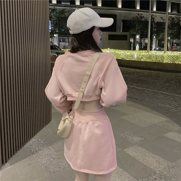 2021 new long sleeve winter autumn warm slim waist women backless o-neck white pink short mini es female party wgiu, Black;gray
2021 new long sleeve winter autumn warm slim waist women backless o-neck white pink short mini es female party wgiu, Black;gray