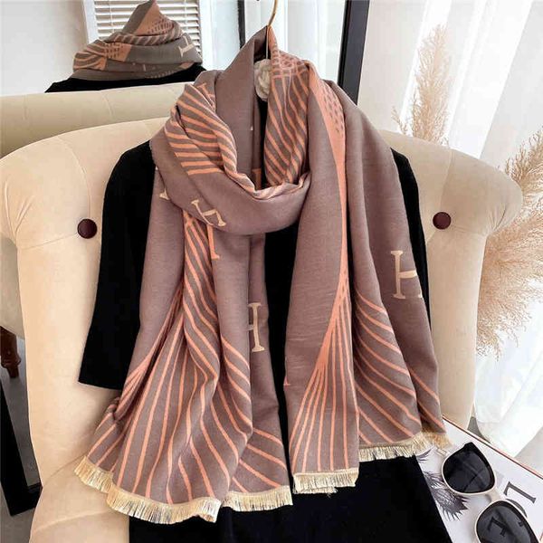 70% off design scarf 2021 new letter color matching imitation cashmere scarf shawl women's autumn and winter korean wear warm bib, Blue;gray
70% off design scarf 2021 new letter color matching imitation cashmere scarf shawl women's autumn and winter korean wear warm bib, Blue;gray