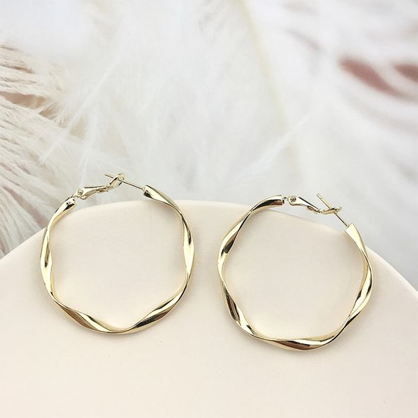 s925 silver needle european and american hoop earrings female korean personality wild ring earrings, Golden
s925 silver needle european and american hoop earrings female korean personality wild ring earrings, Golden
