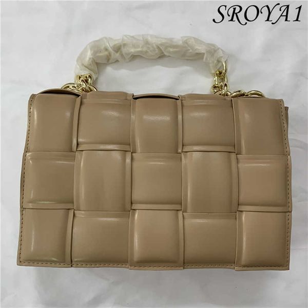 designer luxury bag design thick chain hand woven soft diagonal one-shoulder small square women's leather handbag, Red;black
designer luxury bag design thick chain hand woven soft diagonal one-shoulder small square women's leather handbag, Red;black