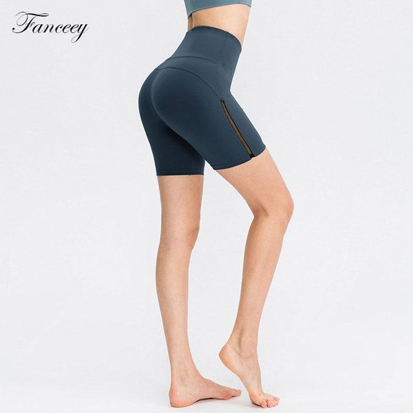spring and summer nylon double-sided nude yoga fitness shorts women's tight elastic high waist hip lifting sports shorts 02415, White;red
spring and summer nylon double-sided nude yoga fitness shorts women's tight elastic high waist hip lifting sports shorts 02415, White;red