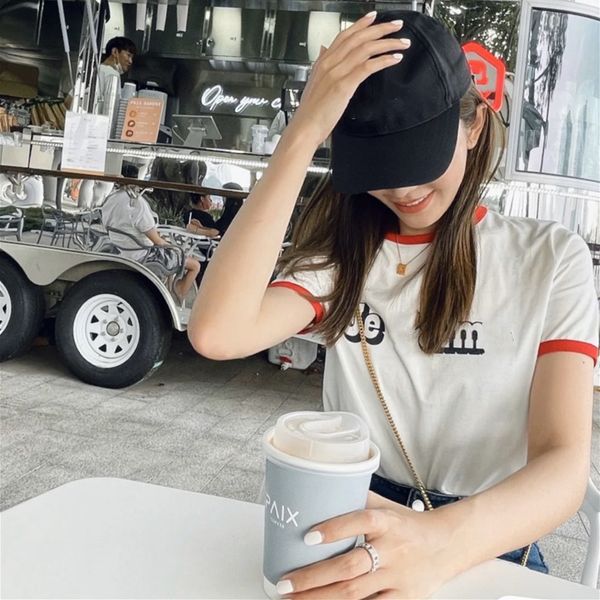 luxury design cel capsule letter flocking embroidery short sleeve women's color matching round neck pullover white casual loose couple
luxury design cel capsule letter flocking embroidery short sleeve women's color matching round neck pullover white casual loose couple