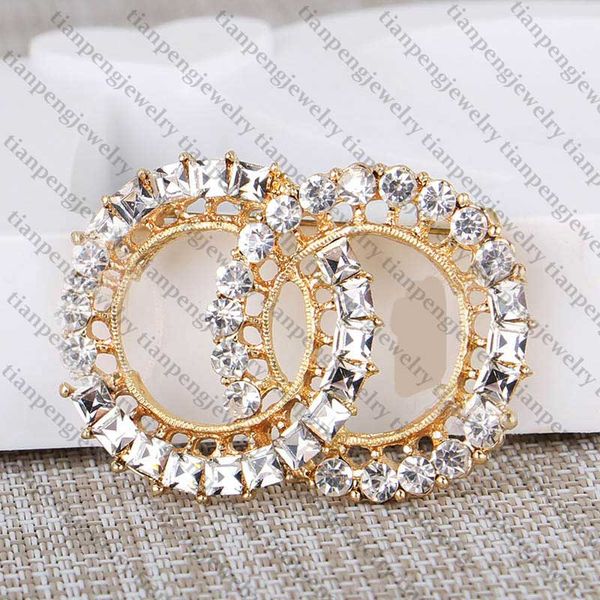 new women designer brooch designer jewelry c letter diamond brooches pin tassel luxury brooch clothing decoration, Gray
new women designer brooch designer jewelry c letter diamond brooches pin tassel luxury brooch clothing decoration, Gray