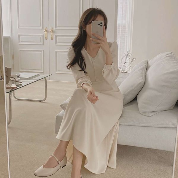 autumn high-end temperament fashion high sense long sleeve spring autumn v-neck long, White;black
autumn high-end temperament fashion high sense long sleeve spring autumn v-neck long, White;black