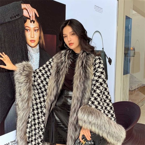 winter ladies scarf shawl ladies knitted warm batwing cloak imported silver fox fur collar cloak winter leather grass jack h0923
winter ladies scarf shawl ladies knitted warm batwing cloak imported silver fox fur collar cloak winter leather grass jack h0923