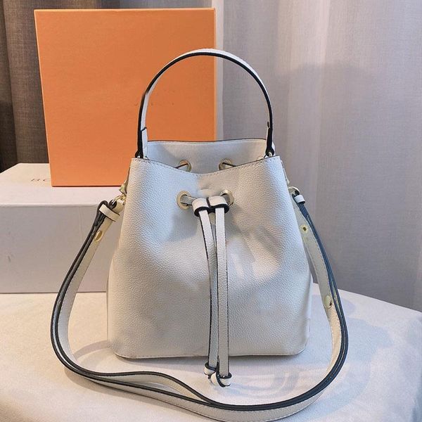 handbag designer handbags women luxurys designers bags 2021 deauville tote zhouzhoubao123 crossbody bag color painting patchwor
handbag designer handbags women luxurys designers bags 2021 deauville tote zhouzhoubao123 crossbody bag color painting patchwor
