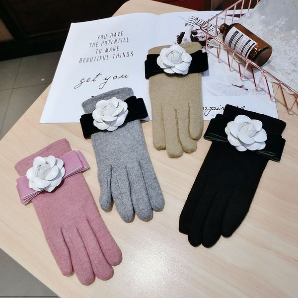 gloves korean autumn and winter camellia flower bow celebrity cashmere warm thickened split finger fashion women' touch screen, Blue;gray
gloves korean autumn and winter camellia flower bow celebrity cashmere warm thickened split finger fashion women' touch screen, Blue;gray