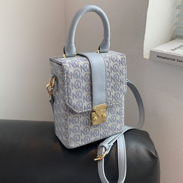 factory direct sale 75% off foreign style female 2021 autumn new net red portable messenger mini versatile small square bags
factory direct sale 75% off foreign style female 2021 autumn new net red portable messenger mini versatile small square bags