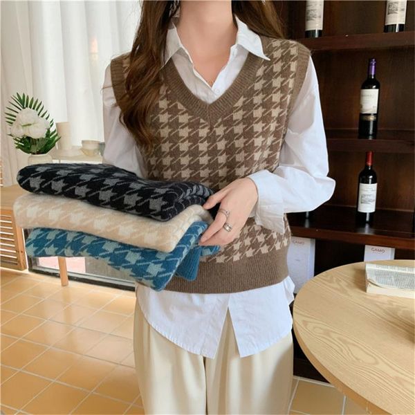 women's vests vintage vest women knitted sweater sleeveless houndstooth plaid waistcoat autumn outwear chalecos para mujer, Black;white
women's vests vintage vest women knitted sweater sleeveless houndstooth plaid waistcoat autumn outwear chalecos para mujer, Black;white