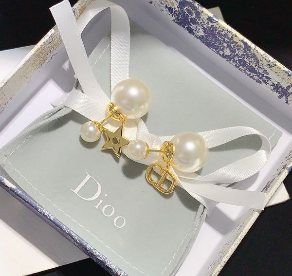 d family / 2021 new luxury simple exquisite letter five pointed star pearl earrings, Golden
d family / 2021 new luxury simple exquisite letter five pointed star pearl earrings, Golden