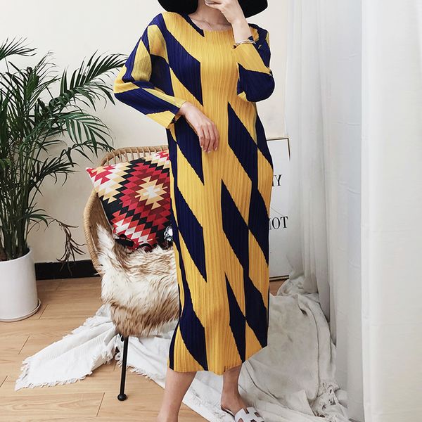 2021 new pleated geometric diamond printing long bohemian women korean fashion causal wrap aesthetic clothes ao4o, Black;gray
2021 new pleated geometric diamond printing long bohemian women korean fashion causal wrap aesthetic clothes ao4o, Black;gray