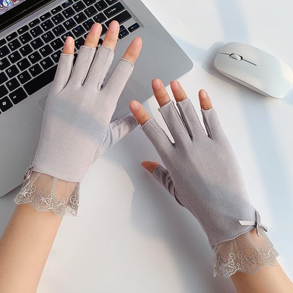 five fingers gloves women summer lace flower cotton sunscreen anti-uv thin cycling drive breathable non-slip high elasticity half finge, Blue;gray
five fingers gloves women summer lace flower cotton sunscreen anti-uv thin cycling drive breathable non-slip high elasticity half finge, Blue;gray