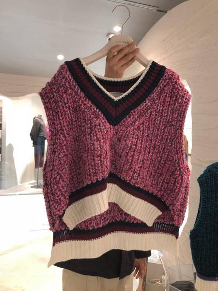 women's vests matakawa korea autumn and winter v-neck waistcoat color matching split vest short thick line sweater coat, Black;white
women's vests matakawa korea autumn and winter v-neck waistcoat color matching split vest short thick line sweater coat, Black;white