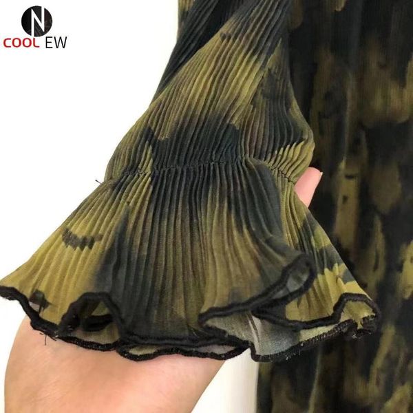 casual dresses elfbop stylish long sleeve pleated ruffle midi-length dress with ink painting print detail, Black;gray
casual dresses elfbop stylish long sleeve pleated ruffle midi-length dress with ink painting print detail, Black;gray