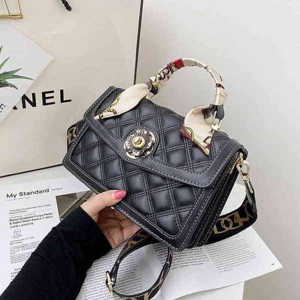 2022 latest models handbag wholesale women's women's trend one shoulder bag personality simple small square bag
2022 latest models handbag wholesale women's women's trend one shoulder bag personality simple small square bag