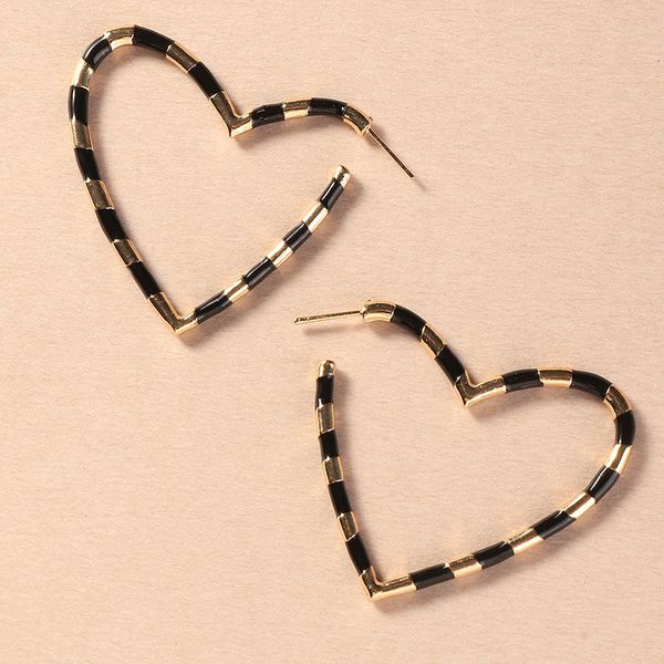 ez2492 fashion jewelry personality alloy black and white line hollow trend heart earrings, Silver
ez2492 fashion jewelry personality alloy black and white line hollow trend heart earrings, Silver