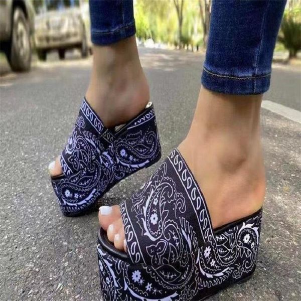 women slippers summer sandals high-heeled thick-soled casual all-match graffiti style slippers large size outdoor beach sandals, Black
women slippers summer sandals high-heeled thick-soled casual all-match graffiti style slippers large size outdoor beach sandals, Black