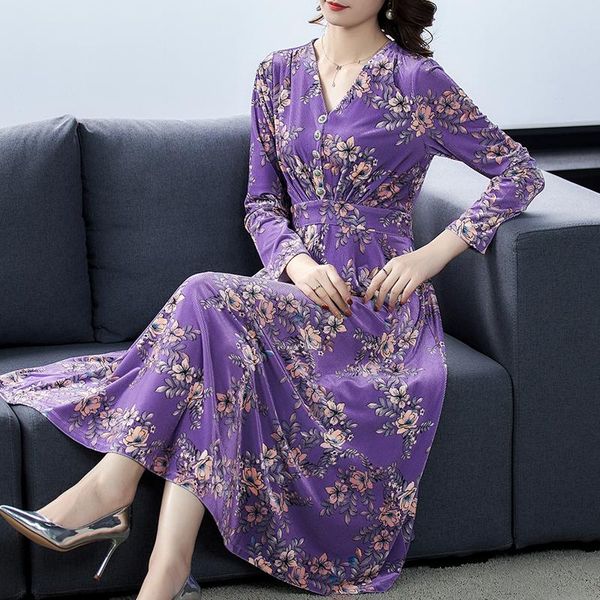 casual dresses chuntian de weidao vestidos plus size velvet dress women floral ladies middle aged vestido muje christmas, Black;gray 
casual dresses chuntian de weidao vestidos plus size velvet dress women floral ladies middle aged vestido muje christmas, Black;gray