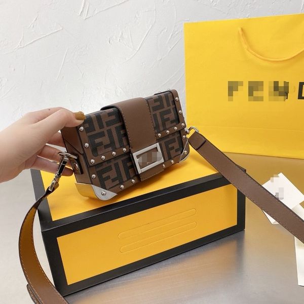 f family cowhide version old flower box casual fashion versatile women's small square bag single shoulder messenger crossbody bag ysj
f family cowhide version old flower box casual fashion versatile women's small square bag single shoulder messenger crossbody bag ysj