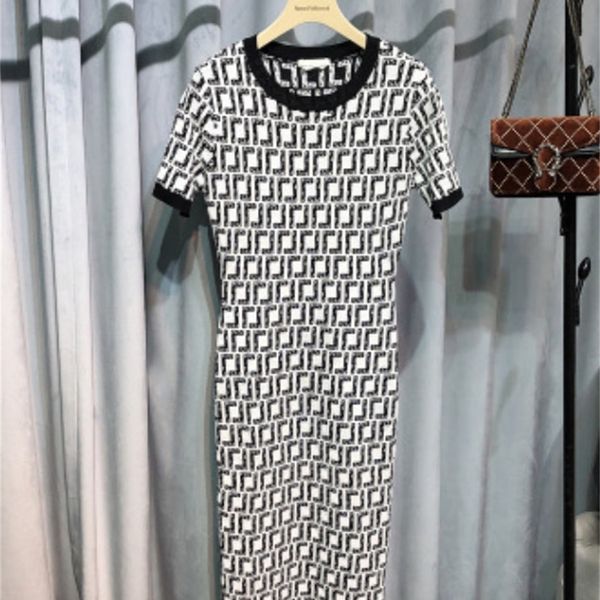 2021 summer new style celebrity temperament letter jacquard slim short sleeve ice silk dress knitted medium and long skirtli, White;black
2021 summer new style celebrity temperament letter jacquard slim short sleeve ice silk dress knitted medium and long skirtli, White;black