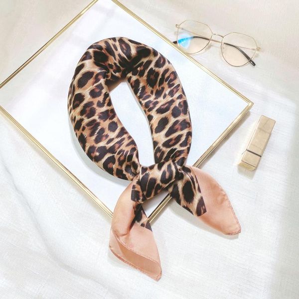 2021 new chiffon leopard print hair scarf women foulard neck wrap 70cm square kerchief soft bandana lady head band scarves tie, Blue;gray
2021 new chiffon leopard print hair scarf women foulard neck wrap 70cm square kerchief soft bandana lady head band scarves tie, Blue;gray