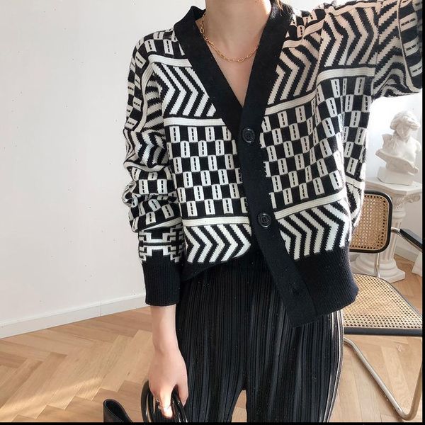 2021 women spring cardigans knitted single button long sleeve women v neck sweater black white striped women clothes, White;black
2021 women spring cardigans knitted single button long sleeve women v neck sweater black white striped women clothes, White;black
