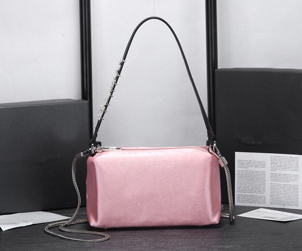 women brand silk handbags letters diamond evening bags candy color pink green trend shoulder bag chains cross body
women brand silk handbags letters diamond evening bags candy color pink green trend shoulder bag chains cross body