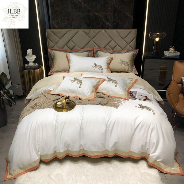 bedding sets luxury leopard embroidery white/champagne set 1000tc egyptian cotton duvet cover bed sheet pillowcases 4pcs home textile
bedding sets luxury leopard embroidery white/champagne set 1000tc egyptian cotton duvet cover bed sheet pillowcases 4pcs home textile