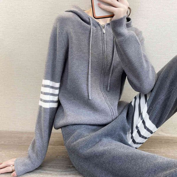 men's and women's autumn winter new tb hooded sweater hooded four bar knitted wool cardigan large coat, White;black
men's and women's autumn winter new tb hooded sweater hooded four bar knitted wool cardigan large coat, White;black