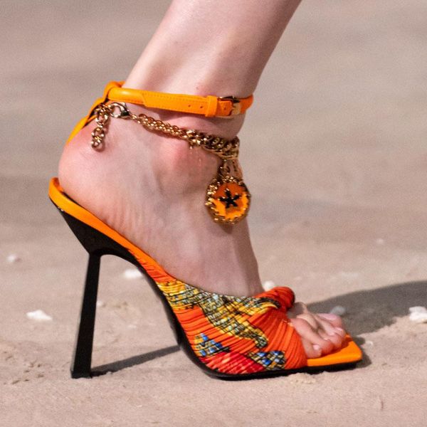 slippers runway fashion pleat leather tortuose peep toe sandals ankle strap thin heel women slipper banquet dress high heels, Black
slippers runway fashion pleat leather tortuose peep toe sandals ankle strap thin heel women slipper banquet dress high heels, Black