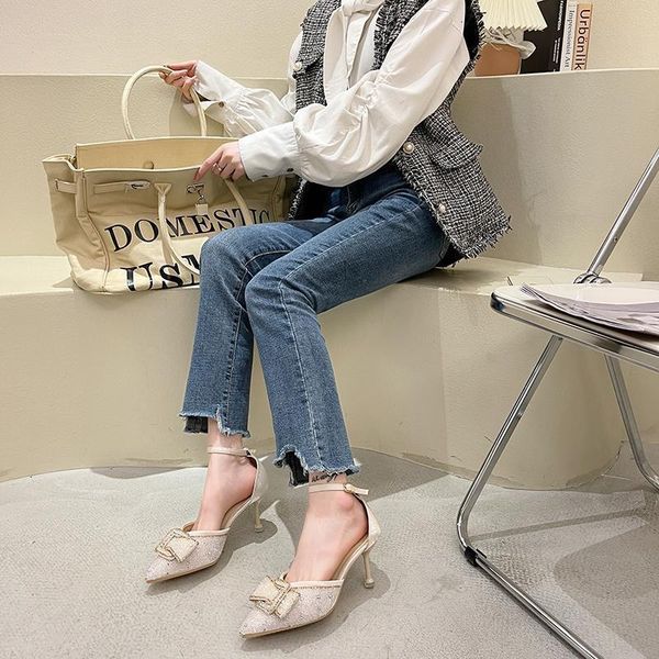 luxury dress shoes baotou sandal's 2021 summer french thin high heels pointed sequin one-sided belt single sho, Black
luxury dress shoes baotou sandal's 2021 summer french thin high heels pointed sequin one-sided belt single sho, Black