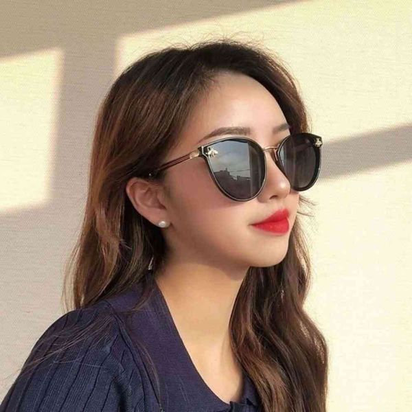 eriil classic round sunglass women brand digner vintage sun glass for female ladi korean style shad eyewear uv400, White;black
eriil classic round sunglass women brand digner vintage sun glass for female ladi korean style shad eyewear uv400, White;black