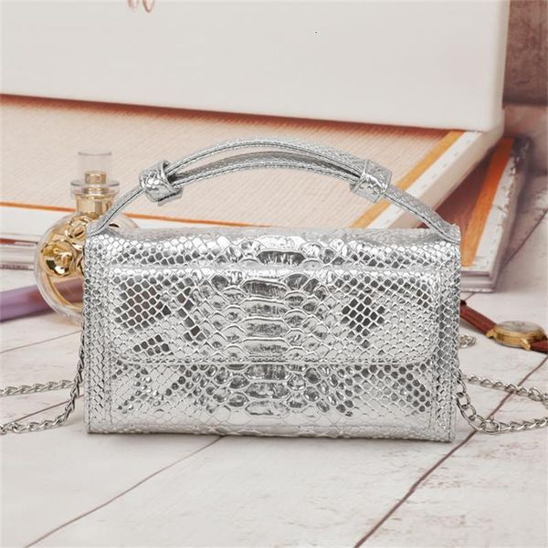 portfolio multifunctional snake women long crocodile pattern telephone cardholder women's wallet 2021 new, Red;black
portfolio multifunctional snake women long crocodile pattern telephone cardholder women's wallet 2021 new, Red;black