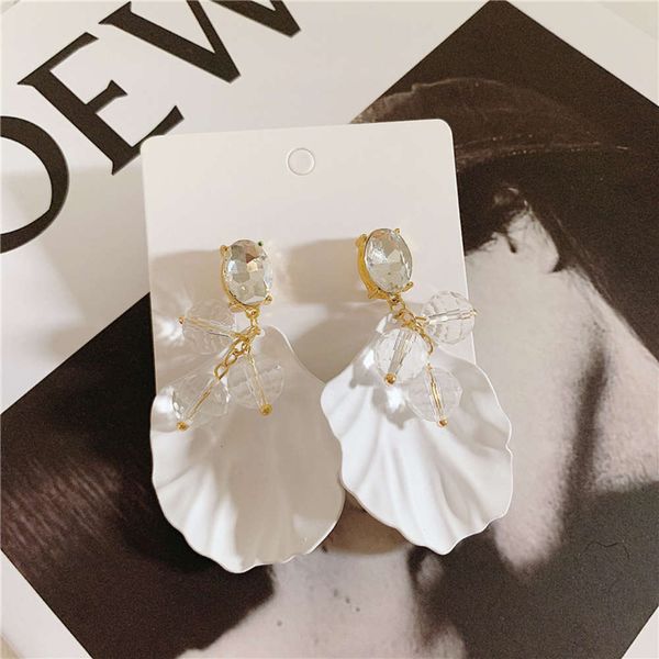 hbp fashion exaggerated cold wind white petals crystal core inlaid diamond temperament s925 silver needle earrings personality fresh accesso
hbp fashion exaggerated cold wind white petals crystal core inlaid diamond temperament s925 silver needle earrings personality fresh accesso