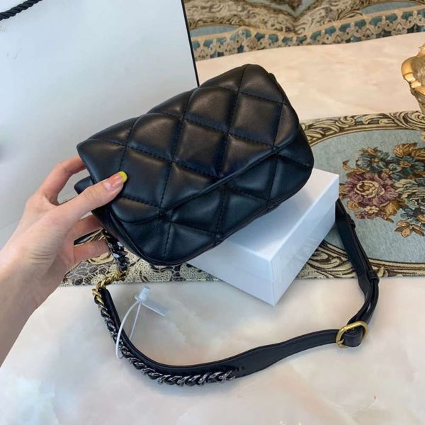 luxury small sweet wind 2020 new tide qiu dong joker one inclined shoulder bag handbag chain cover baoling lattice package
luxury small sweet wind 2020 new tide qiu dong joker one inclined shoulder bag handbag chain cover baoling lattice package