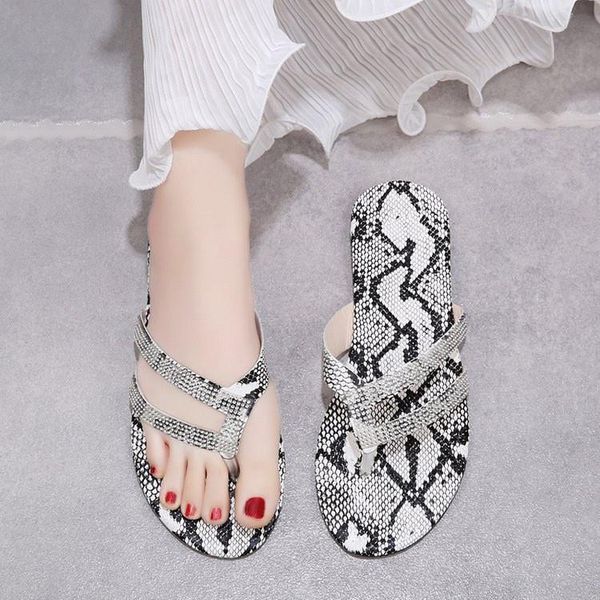 slippers summer 2021 flat bottom flip flops leopard pattern large size sandals and female rhinestone clip toe x188, Black
slippers summer 2021 flat bottom flip flops leopard pattern large size sandals and female rhinestone clip toe x188, Black