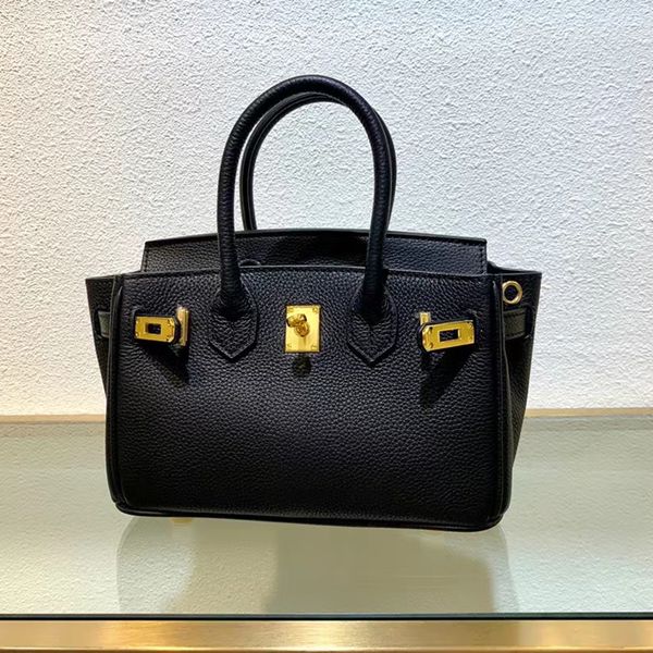 classic designer bags mini handbag luxury tote bag high-quality genuine leather wholesale fashion brand 6 different colors luxurious bag
classic designer bags mini handbag luxury tote bag high-quality genuine leather wholesale fashion brand 6 different colors luxurious bag