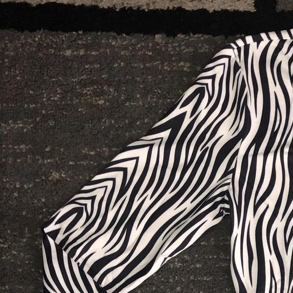 2021 womens the butt flap bodysuit long sleeve bodycon print leotard short pants sleepwear fashion button romper women jumpsuit, Black;white
2021 womens the butt flap bodysuit long sleeve bodycon print leotard short pants sleepwear fashion button romper women jumpsuit, Black;white