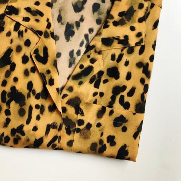 2021 new 100% seda francs retro feminino terno gola blusa leopardo amarelo impresso senhoras camisas femininas blusas e s roupas b3, Black
2021 new 100% seda francs retro feminino terno gola blusa leopardo amarelo impresso senhoras camisas femininas blusas e s roupas b3, Black