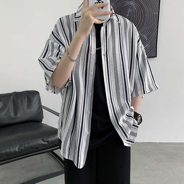 7 / 3 draped striped trendy boy handsome loose summer short with half sleeve shirt greyish green, White;black
7 / 3 draped striped trendy boy handsome loose summer short with half sleeve shirt greyish green, White;black