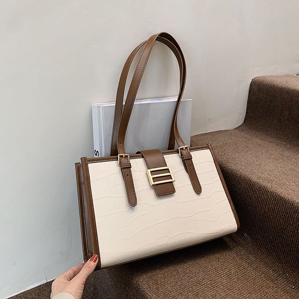 70% off purse autumn and winter small bag new women's leisure single shoulder bag fashion simple tote
70% off purse autumn and winter small bag new women's leisure single shoulder bag fashion simple tote