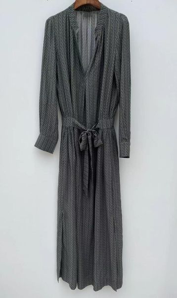 casual dresses 100% viscose women maxi dress letter printed elastic waist lace-up long sleeve early autumn 2021 ladies vintage robe, Black;gray
casual dresses 100% viscose women maxi dress letter printed elastic waist lace-up long sleeve early autumn 2021 ladies vintage robe, Black;gray