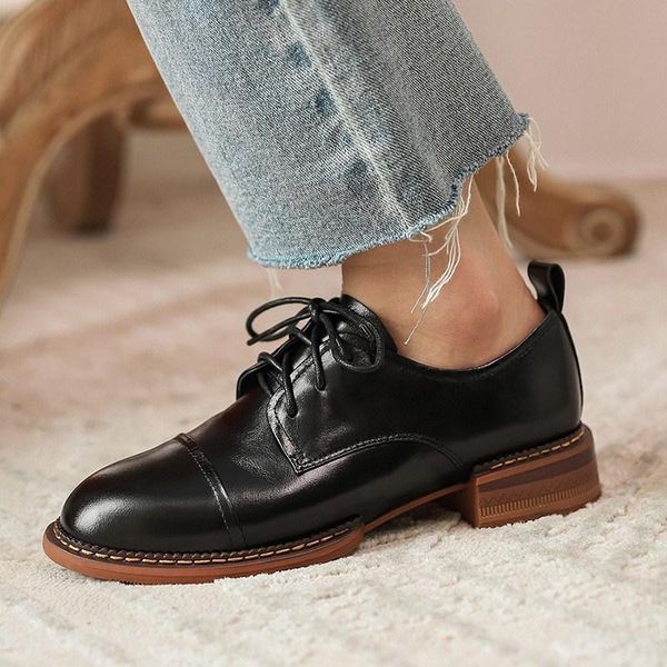 dress shoes 2021 autumn thick heel round head deep mouth leather fashion lace-up semi-high heeled women's, Black
dress shoes 2021 autumn thick heel round head deep mouth leather fashion lace-up semi-high heeled women's, Black