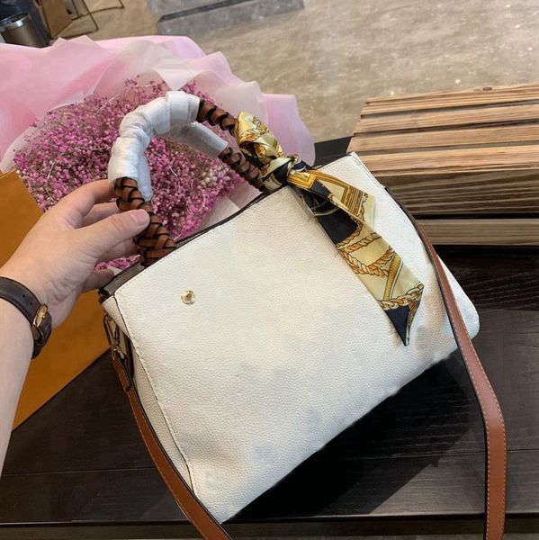 desiigner women handbag fashion totes ladies luxury shoulder bag messenger crossbody bags come with box plait handle
desiigner women handbag fashion totes ladies luxury shoulder bag messenger crossbody bags come with box plait handle